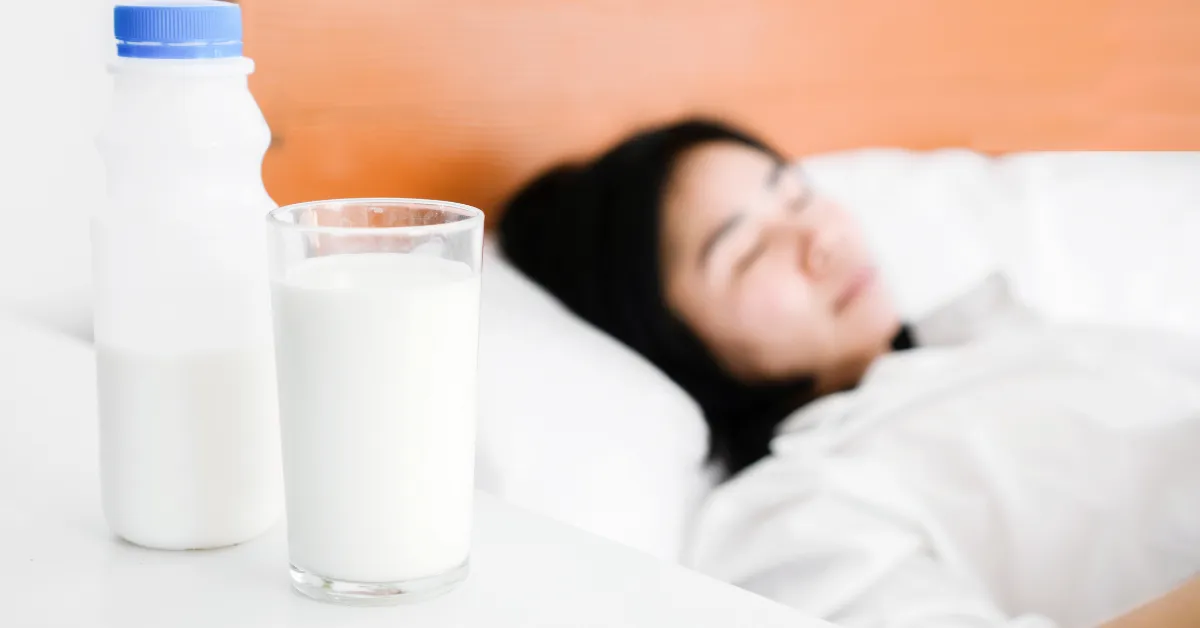 睡前喝牛奶